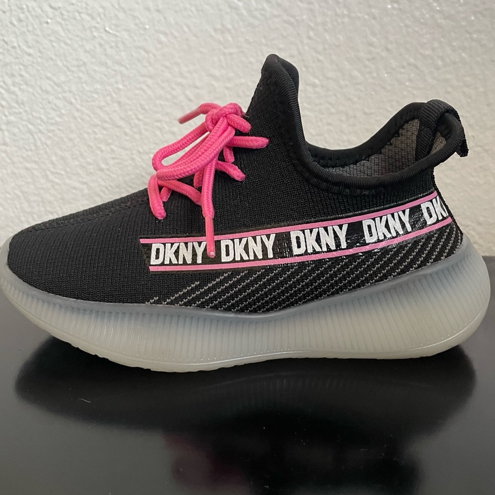 DKNY Kids Sneakers in Black with Pink Laces